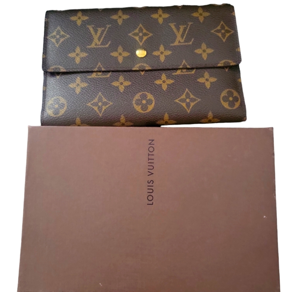 Wallet - image 1